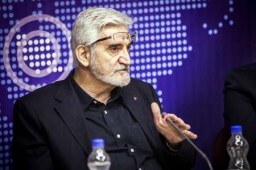 شاهنامه عناصر ادبی و فرهنگی ایران را به سایر کشورها منتقل کرد