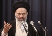 امام جمعه موقت قم: نامزدهای انتخابات آمریکا نشان دادند این کشور بحران زده است