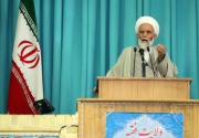 امام جمعه همدان: وحدت امروز شعیه و سنی در مقابل دشمنان ضروری است