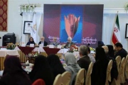 با نظر متخصصان برای کتابخانه ها تصمیم می گیریم