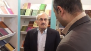 رئیس مرکز دایره المعارف بزرگ اسلامی در غرفه کتابخانه مجلس